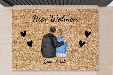 Hier Wohnen - Personalisierte Fußmatte für Paare - Pärchen Fußmatte